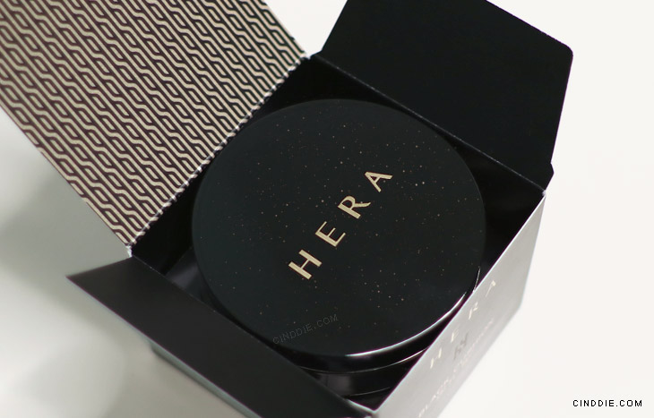 Image of Hera Black Cushion Review - Box opened