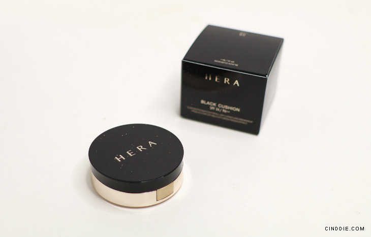 Image of HERA Black Cushion out of box